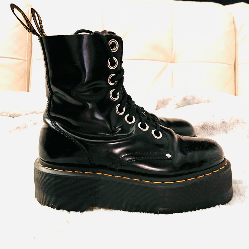 DOC MARTENS